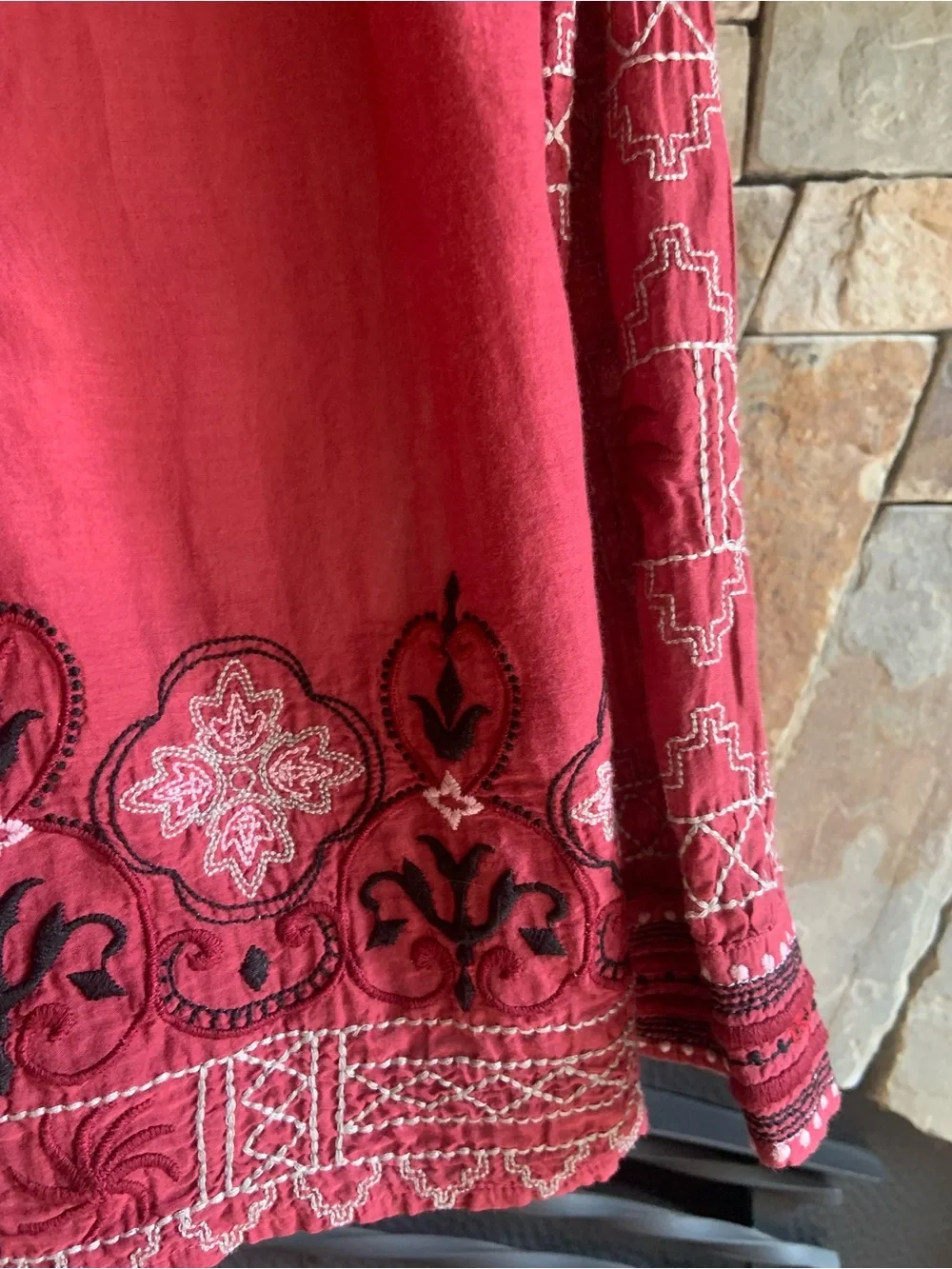 3J Workshop Johnny Was * Beautiful Maroon Embroidered Blouse - Picture 10 of 14